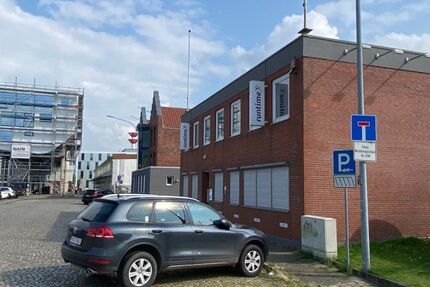 Provisionsfrei* Gewerbehof - 2 Bürogebäude, 240 m² Lager & 13 Garagen direkt am Wasser - Gewerbeobjekt Bremerhaven Fischereihafen (Stadtteil) | Angebot:24480932