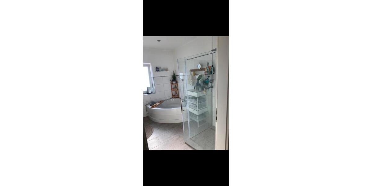 Erdgeschoßwohnung Nordenham - 4 Zimmer, 98 m&sup2;, 1.220&euro; | Angebot:26655657