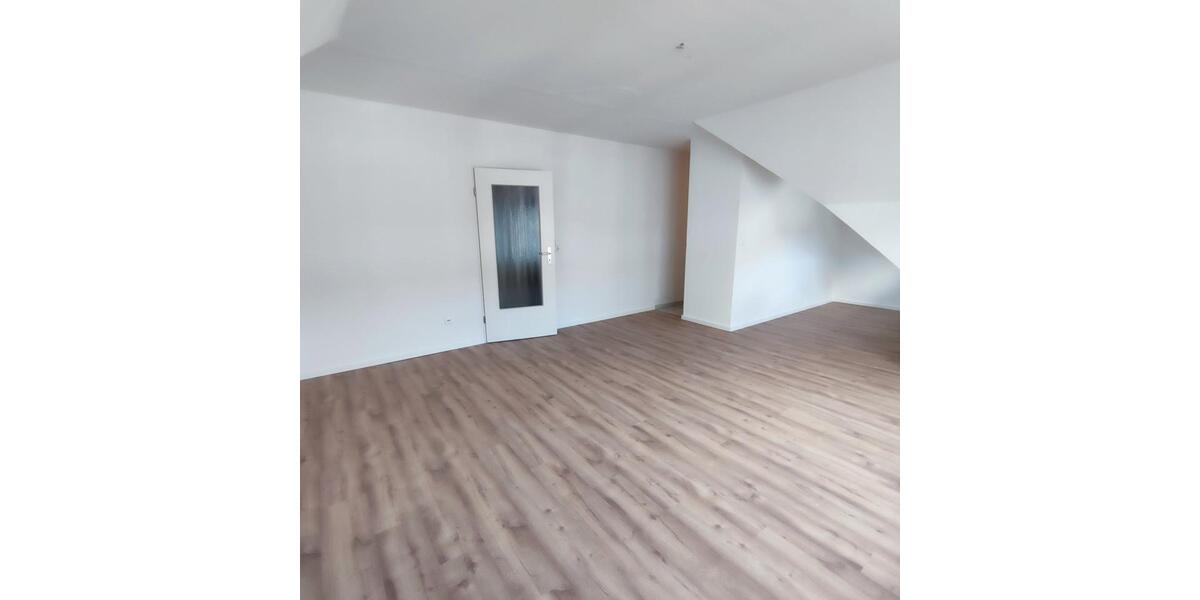 Dachgeschoßwohnung Bremerhaven - 1.5 Zimmer, 40 m&sup2;, 350&euro; | Angebot:26561222