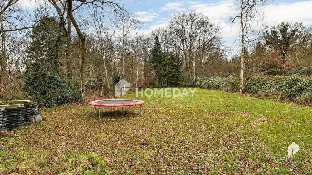 Teilsaniertes Einfamilienhaus mit großem Grundstück, Anbauten sowie 2 Garagen | BHV-Lehe 5 zimmer