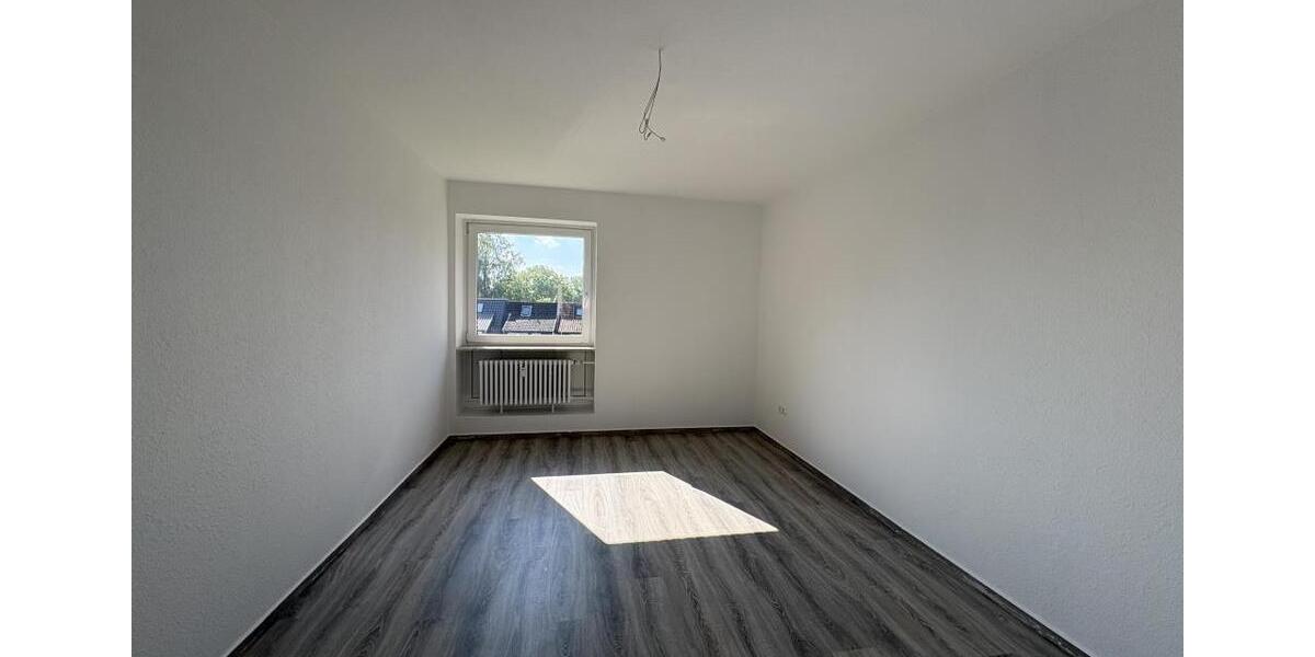 Etagenwohnung Bremerhaven Schiffdorferdamm - 3 Zimmer, 76 m&sup2;, 589&euro; | Angebot:26677135