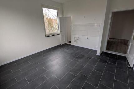 Wohnung Bremerhaven Geestemünde - 3.5 Zimmer, 120 m&sup2;, 810&euro; | Angebot:24867687