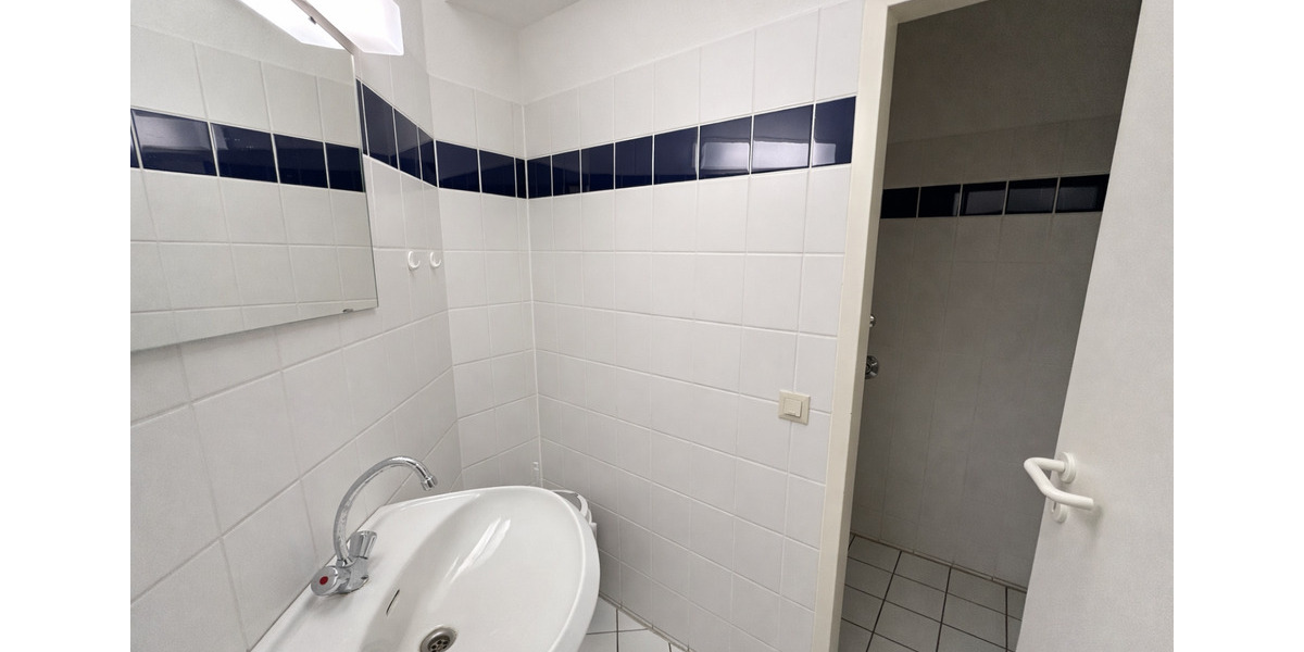 Etagenwohnung Bremerhaven Mitte - 5 Zimmer, 175 m&sup2;, 1.050&euro; | Angebot:25875195