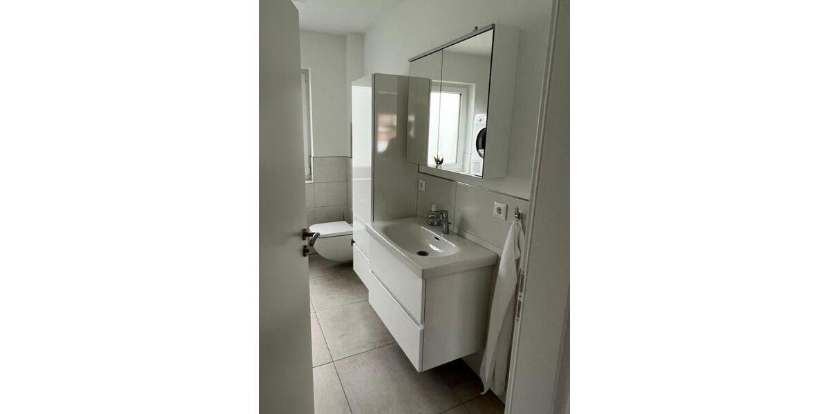 Moderne hochwertige 3-Zimmer-Neubau-Wohnung. möbiliert, evt. noch Platz für eigene Möbel. Ideal für Berufspendler oder befristetes Wohnen - Etagenwohnung Geestland Langen | Angebot:26923331