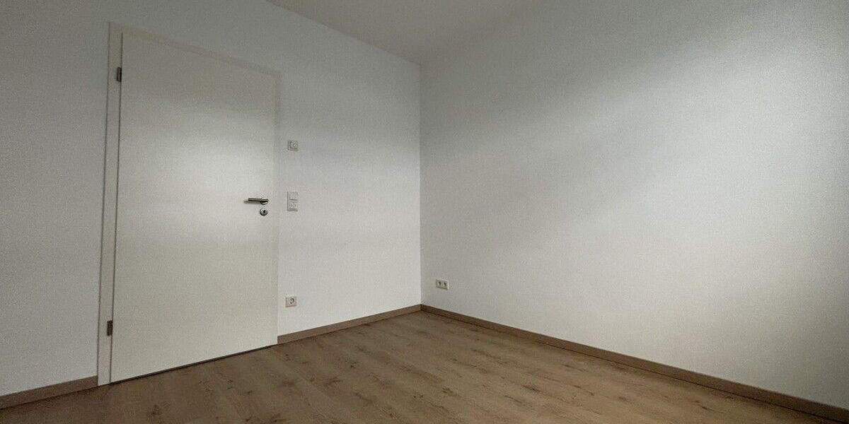 Etagenwohnung Bremerhaven Schiffdorferdamm - 3 Zimmer, 84 m&sup2;, 1.020&euro; | Angebot:24607573