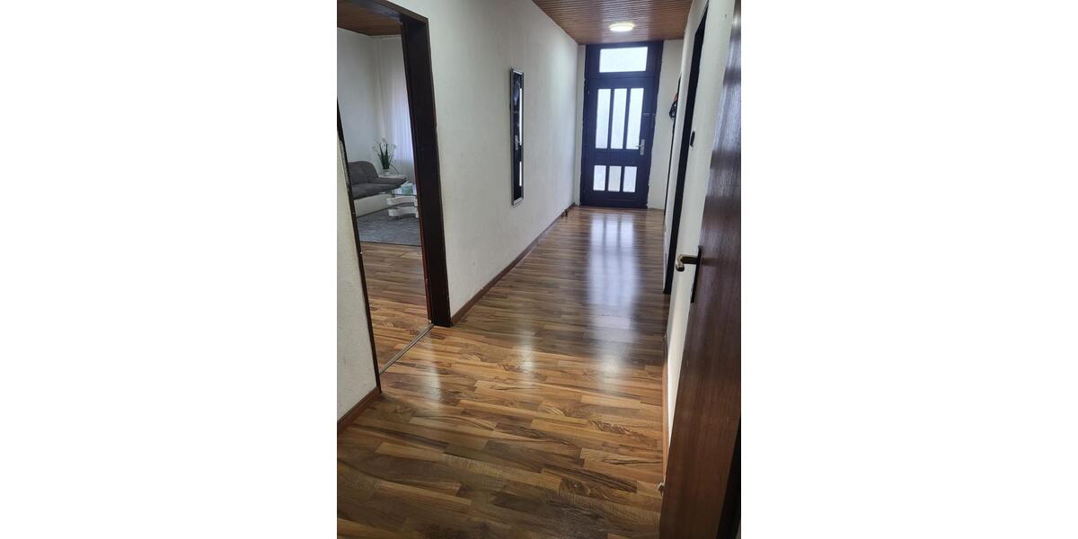 Mehrfamilienhaus, Wohnhaus Nordenham - 4 Zimmer, 104 m&sup2;, 130.000&euro; | Angebot:27002057