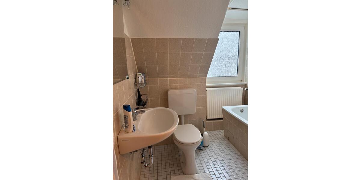 1 Zi-DG-Whg, Küche, Bad 1 zimmer