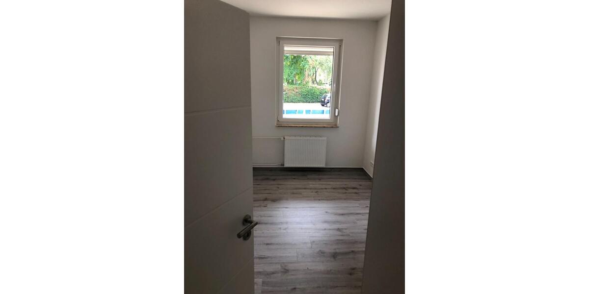 Hochparterre Bremerhaven Schiffdorferdamm - 3 Zimmer, 67 m&sup2;, 800&euro; | Angebot:26334862