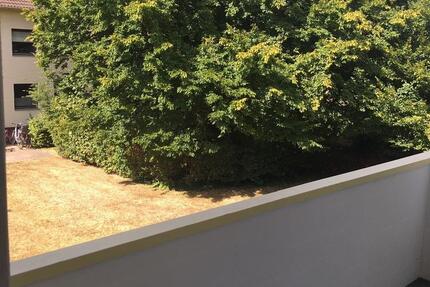 Wohnung Bremerhaven Mitte - 4 Zimmer, 84 m&sup2;, 650&euro; | Angebot:26580338