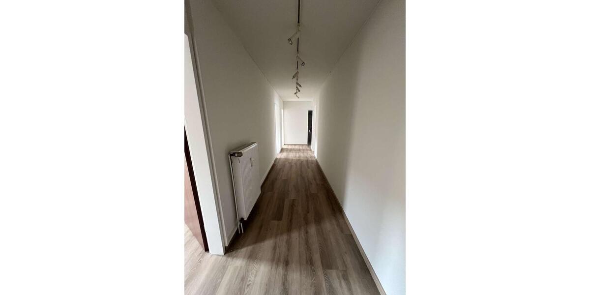 Etagenwohnung Brake (Unterweser) - 3 Zimmer, 101 m&sup2;, 750&euro; | Angebot:25902965