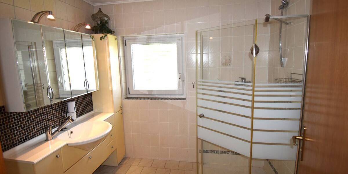 Doppelhaushälfte Bremerhaven Lehe - 3 Zimmer, 74 m&sup2;, 157.000&euro; | Angebot:25737093