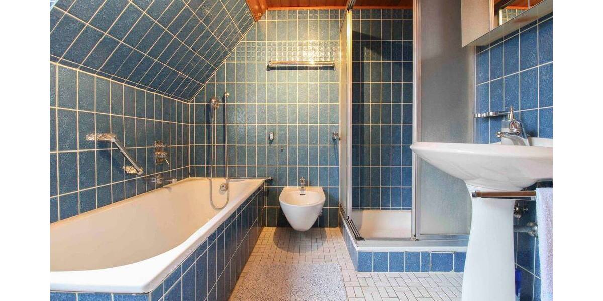 Einfamilienhaus Bremerhaven Leherheide - 8 Zimmer, 264 m&sup2;, 299.990&euro; | Angebot:25970440