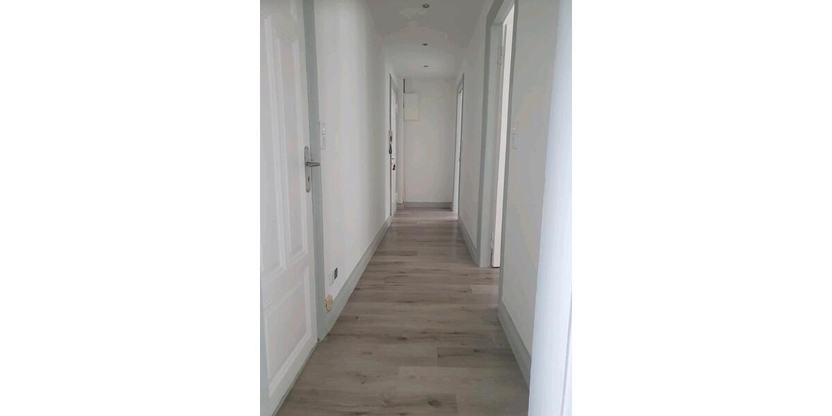 Etagenwohnung Bremerhaven - 3 Zimmer, 65 m&sup2;, 455&euro; | Angebot:25402553