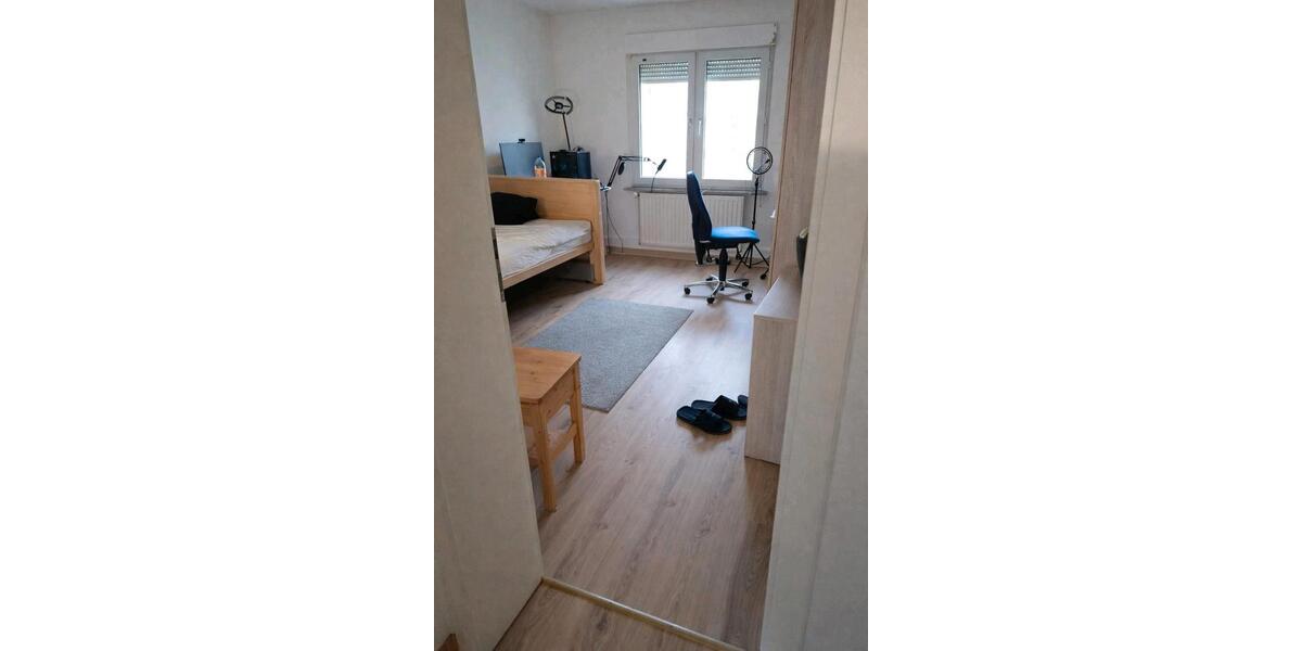 Hochparterre Bremerhaven Schiffdorferdamm - 3 Zimmer, 60 m&sup2;, 510&euro; | Angebot:25417399
