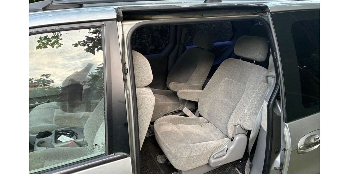 Kia Carnival II 231.794 km 2.500 &euro; Loxstedt 27612