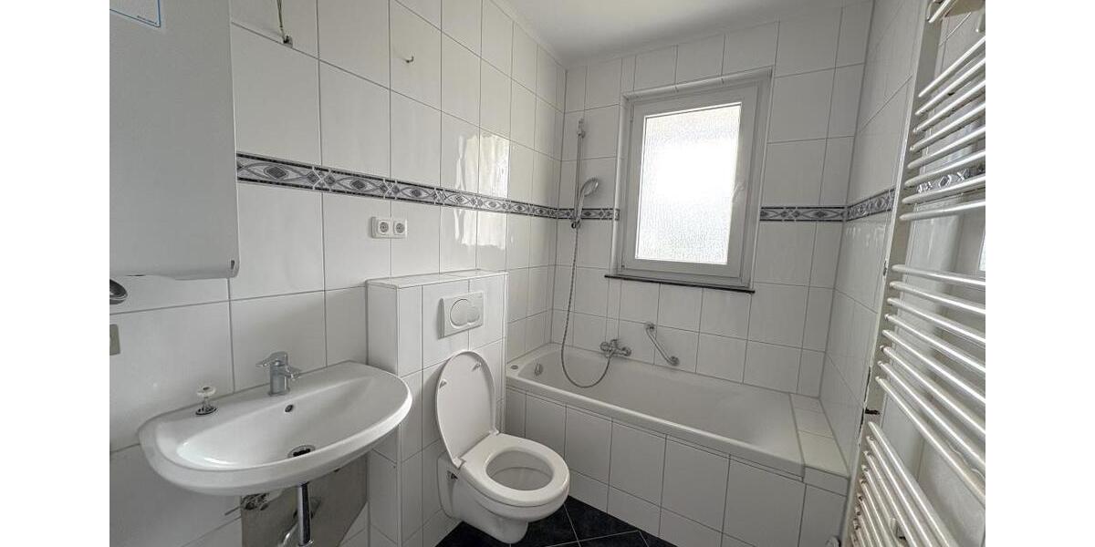 Etagenwohnung Bremerhaven - 4 Zimmer, 82 m&sup2;, 599&euro; | Angebot:26538671