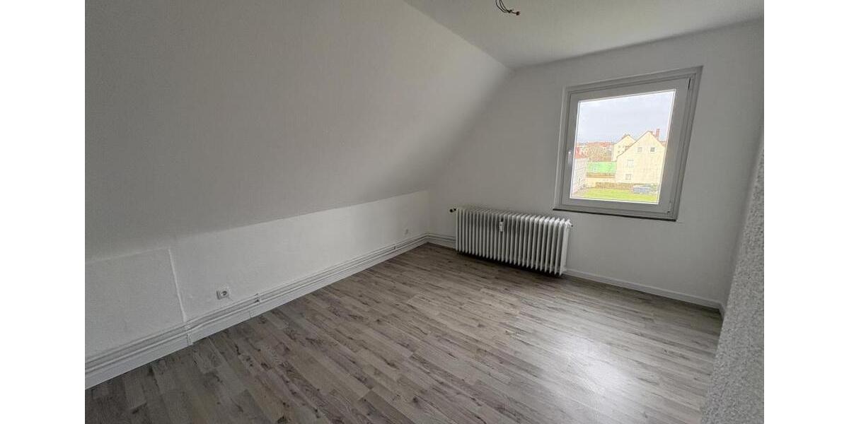 Dachgeschoßwohnung Bremerhaven Geestemünde - 3 Zimmer, 56 m&sup2;, 399&euro; | Angebot:24628490