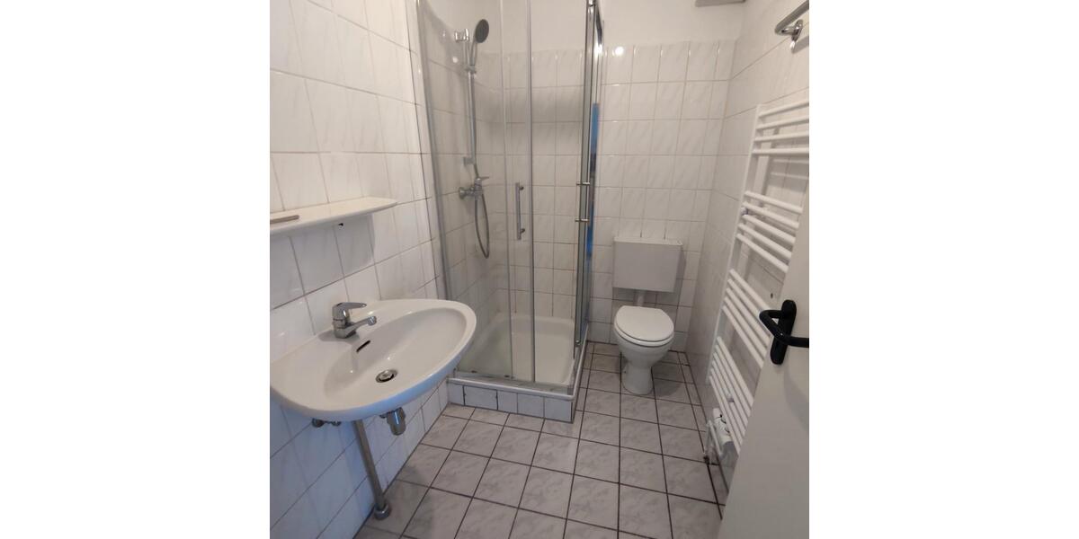 Dachgeschoßwohnung Bremerhaven - 1.5 Zimmer, 40 m&sup2;, 350&euro; | Angebot:26561222