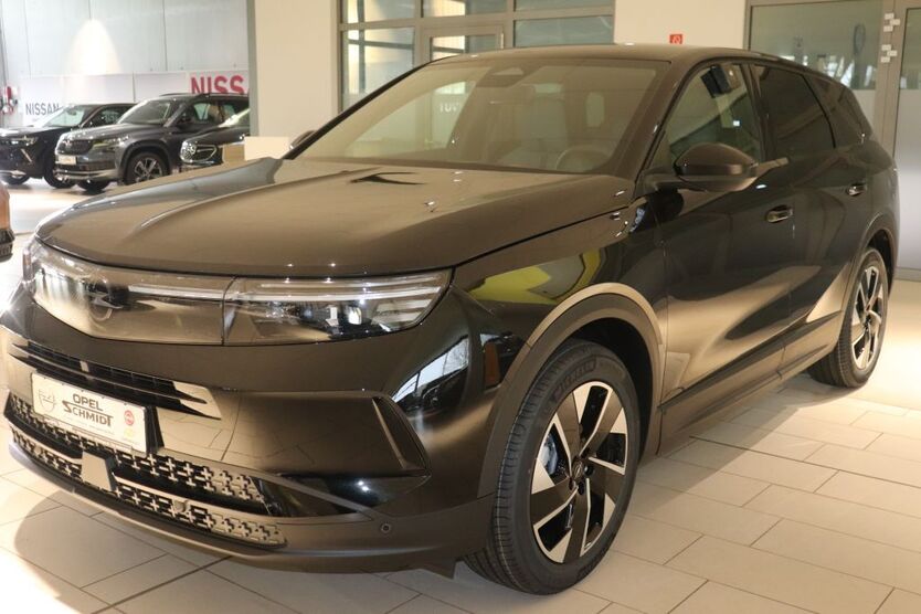 Opel Grandland (X) 16.368 km 32.990 € Wilhelmshaven 26389