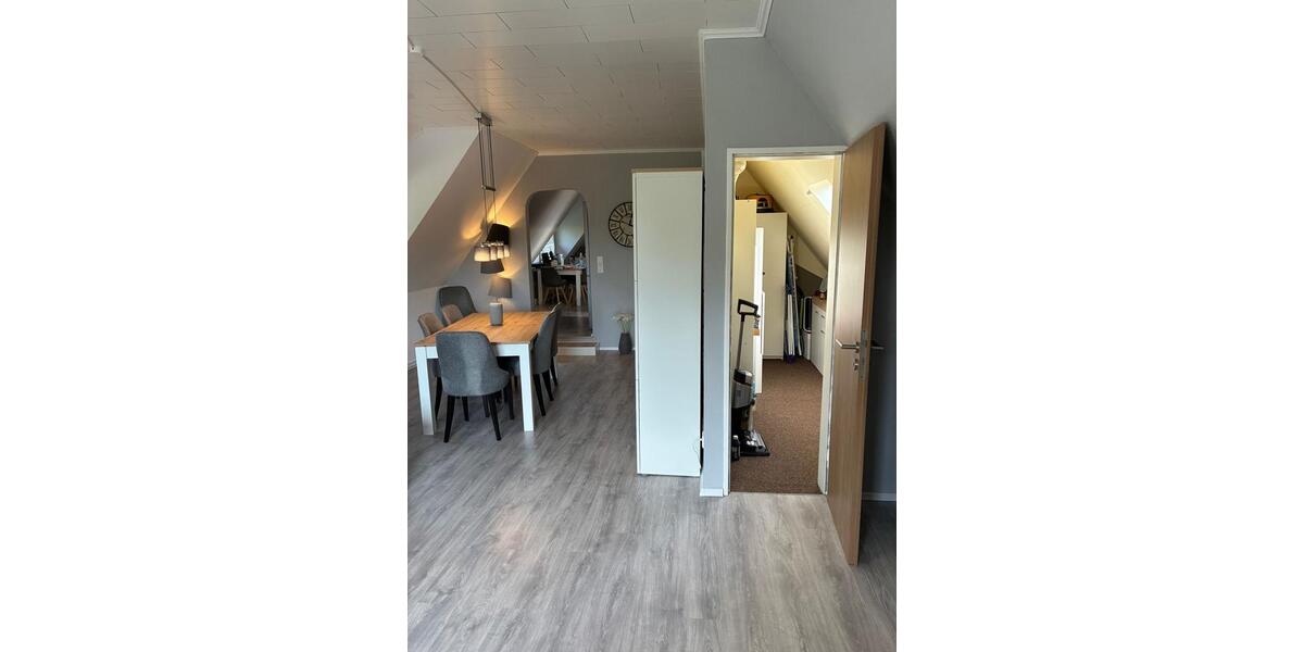 Dachgeschoßwohnung Bremerhaven Schiffdorferdamm - 3 Zimmer, 96 m&sup2;, 199.000&euro; | Angebot:25580552