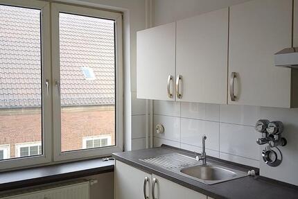 Anfragen NUR per E-Mail. Top Lage! 2-Zimmer City Wohnung direkt in der Bremerhavener Fußgängerzone. 2 zimmer