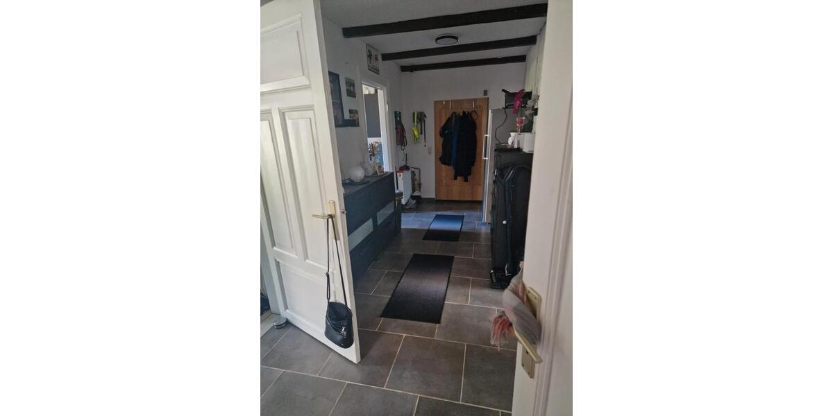Erdgeschoßwohnung Nordenham - 8 Zimmer, 155 m&sup2;, 1.315&euro; | Angebot:26669473