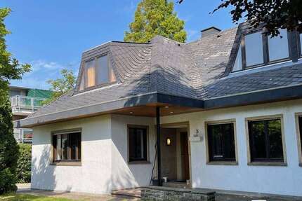 Haus Bremerhaven Schiffdorferdamm - 8 Zimmer, 250 m&sup2;, 435.000&euro; | Angebot:25629966