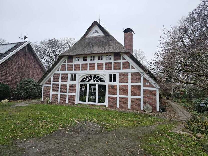 Haus zum Kaufen in Ovelgönne 550.000 € 320 m²