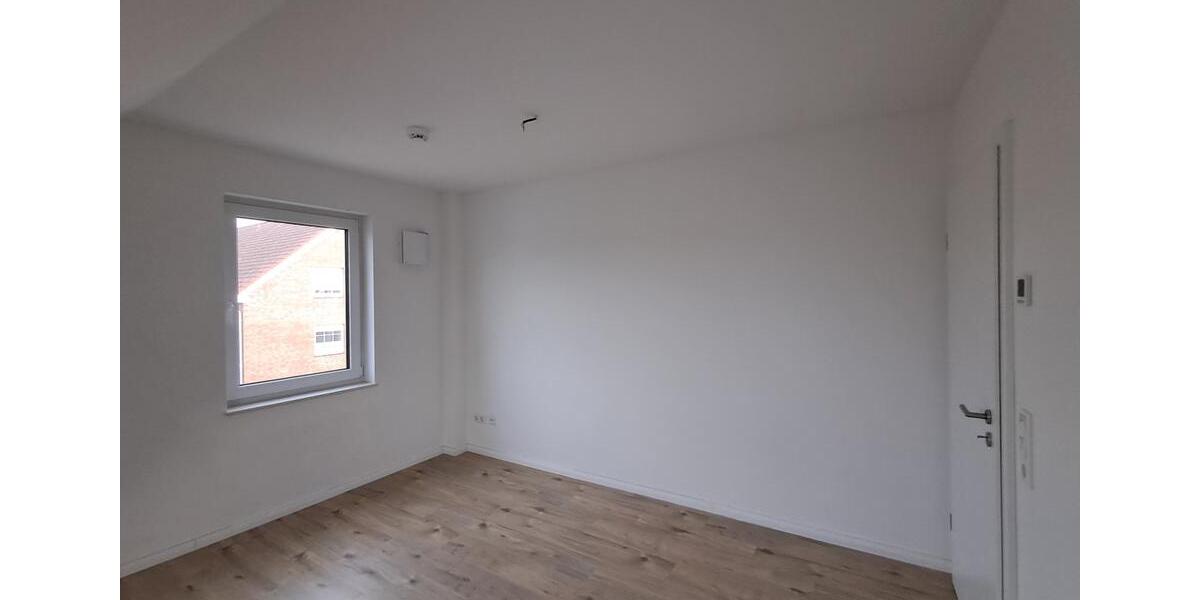 Anfragen NUR per E-Mail. Beliebte Wulsdorf. Bj 2022. Gepflegte 3-Zimmer 87 qm Wohnung mit offener Küche, Balkon, Aufzug, GarderobenraumAK, Fußbodenheizung und PKW-Stellplatz. 3 zimmer