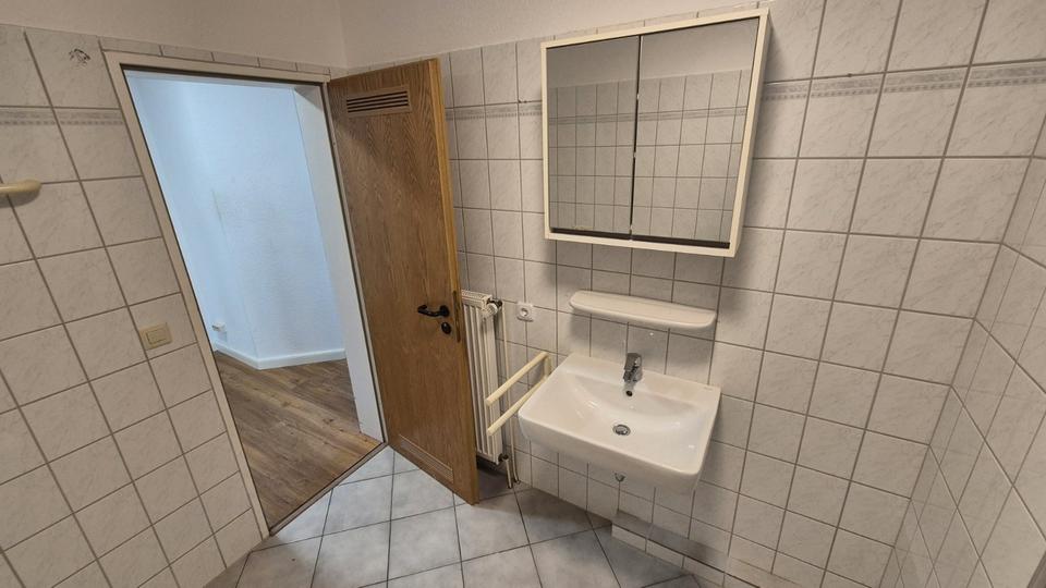 Dachgeschoßwohnung Bremerhaven - 2 Zimmer, 57 m&sup2;, 330&euro; | Angebot:26313207