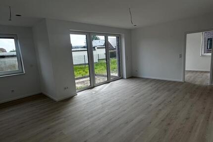 Helle 2-Zimmer-Wohnung mit offener Küche und bodentiefen Fenstern 2 zimmer