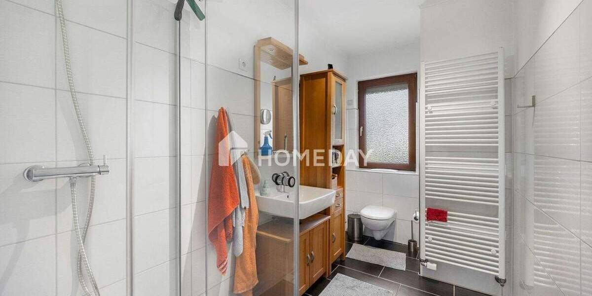 Mehrfamilienhaus, Wohnhaus Bremerhaven Geestemünde - 8 Zimmer, 240 m&sup2;, 499.000&euro; | Angebot:25896685