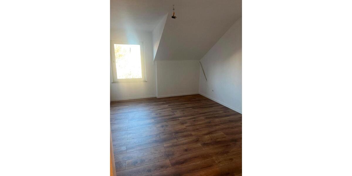 Etagenwohnung Wilhelmshaven Heppens - 4 Zimmer, 105 m&sup2;, 435&euro; | Angebot:25855656