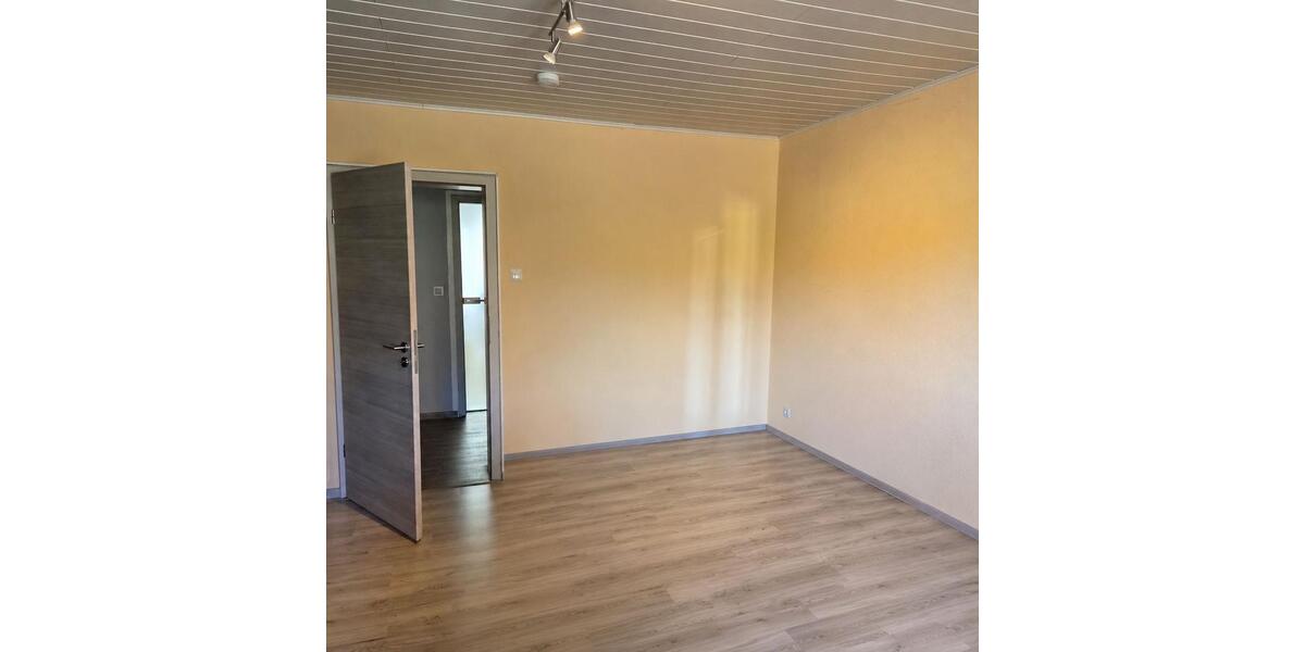 Erdgeschoßwohnung Bremerhaven Lehe - 3 Zimmer, 75 m&sup2;, 575&euro; | Angebot:26678834
