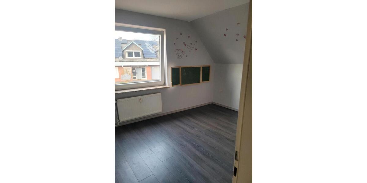 Erdgeschoßwohnung Bremerhaven Leherheide - 4 Zimmer, 85 m&sup2;, 930&euro; | Angebot:25947824