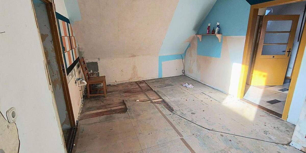 Mehrfamilienhaus, Wohnhaus Cappel Cappel - 6 Zimmer, 140 m&sup2;, 111.000&euro; | Angebot:24724360