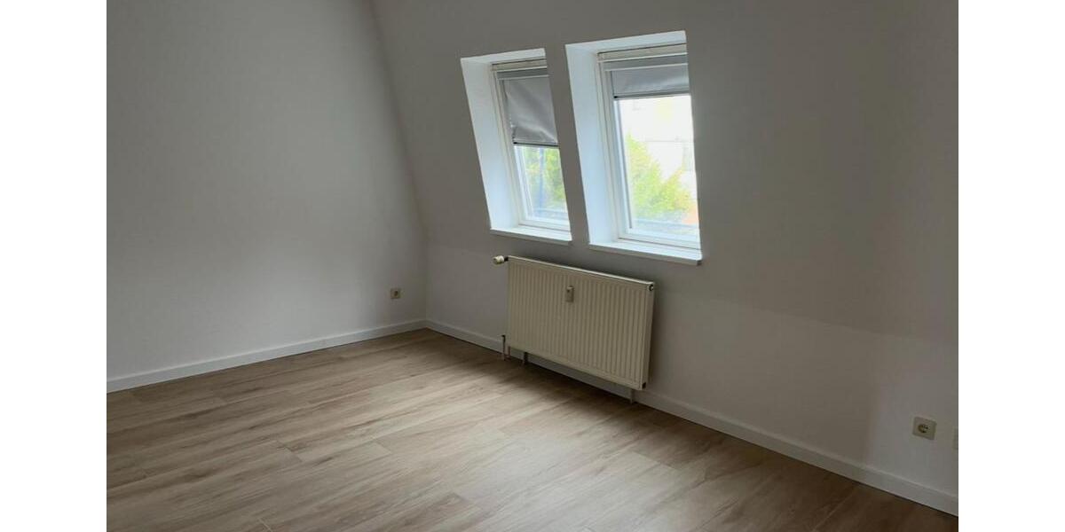 Dachgeschoßwohnung Bremerhaven - 2 Zimmer, 57 m&sup2;, 330&euro; | Angebot:26313207