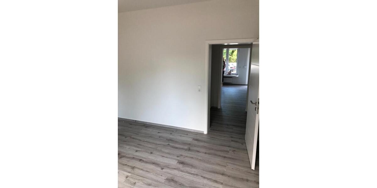 Hochparterre Bremerhaven Schiffdorferdamm - 3 Zimmer, 67 m&sup2;, 800&euro; | Angebot:26334862