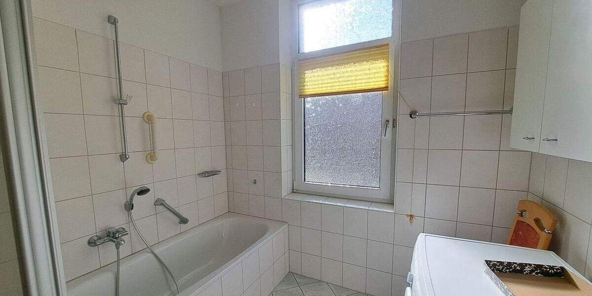 Etagenwohnung Bremerhaven Lehe - 2 Zimmer, 68 m&sup2;, 440&euro; | Angebot:25749038