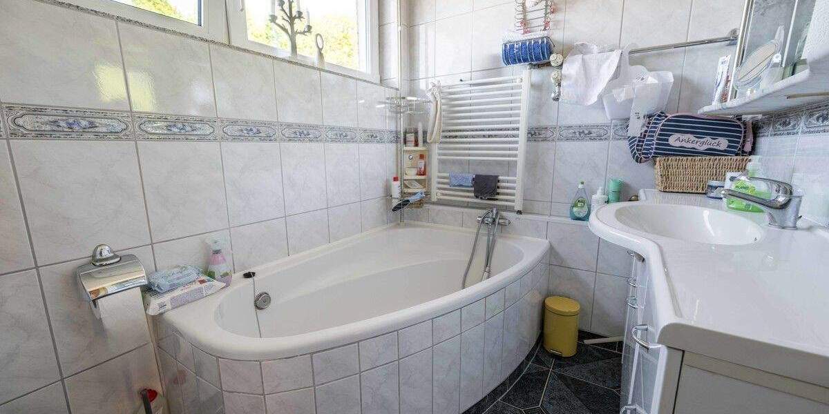 Reihenmittelhaus Bremerhaven Geestemünde - 5 Zimmer, 119 m&sup2;, 229.000&euro; | Angebot:25737095