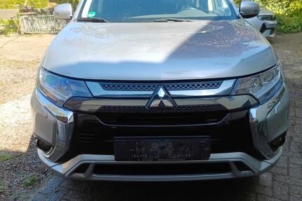 Mitsubishi Plug-in Hybrid Outlander 100.500 km 16.000 &euro; Hagen im Bremischen 27628
