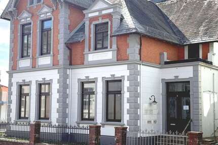 Haus Brake - 9 Zimmer, 275 m&sup2;, 298.000&euro; | Angebot:26752431