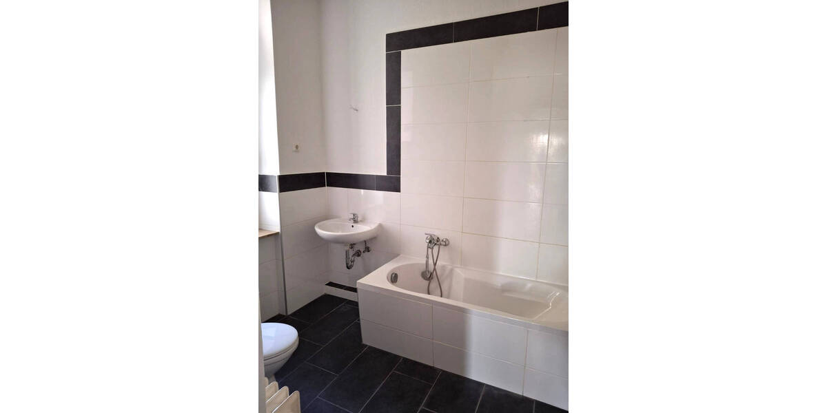 Etagenwohnung Bremerhaven Mitte - 3 Zimmer, 100 m&sup2;, 700&euro; | Angebot:26657016