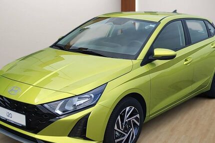 Hyundai i20 14.400 km 17.490 &euro; Bremerhaven 27568
