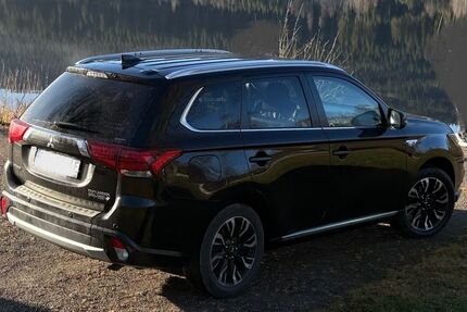 Mitsubishi Plug-in Hybrid Outlander 135.000 km 14.300 &euro; Hagen im Bremischen 27628