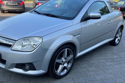 Opel Tigra 98.000 km 3.950 € Jaderberg 26349