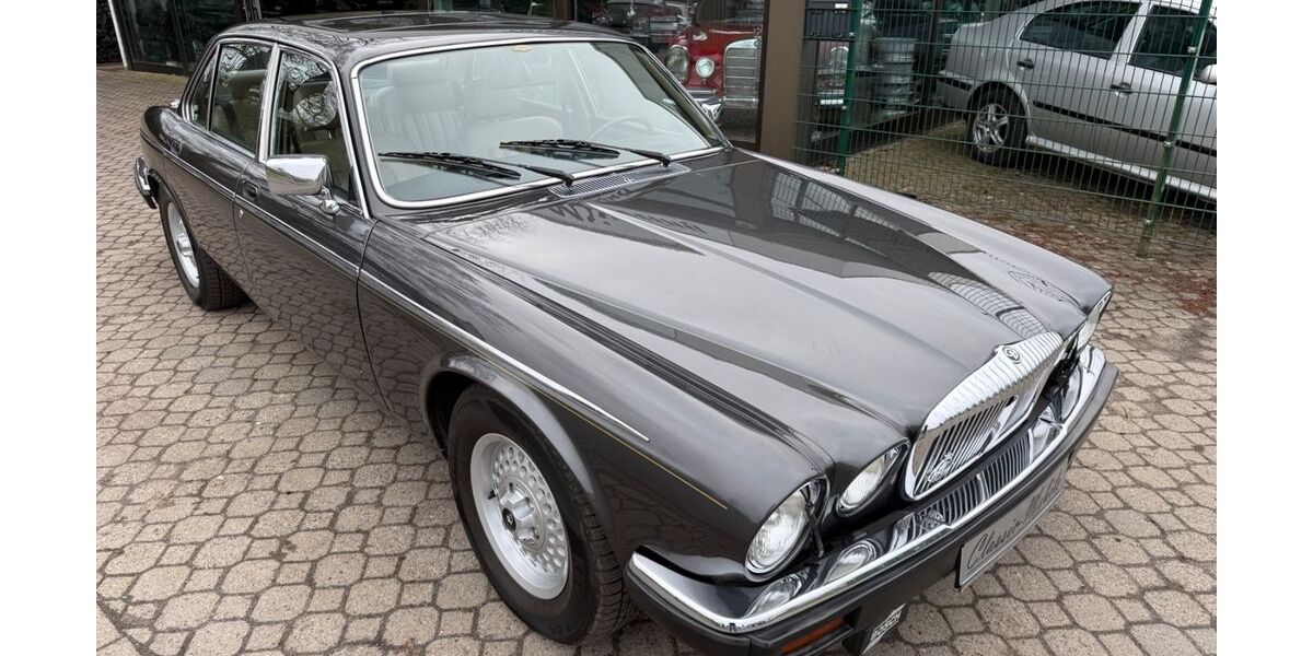 Jaguar XJ12 233.900 km 8.950 &euro; Beverstedt 27616