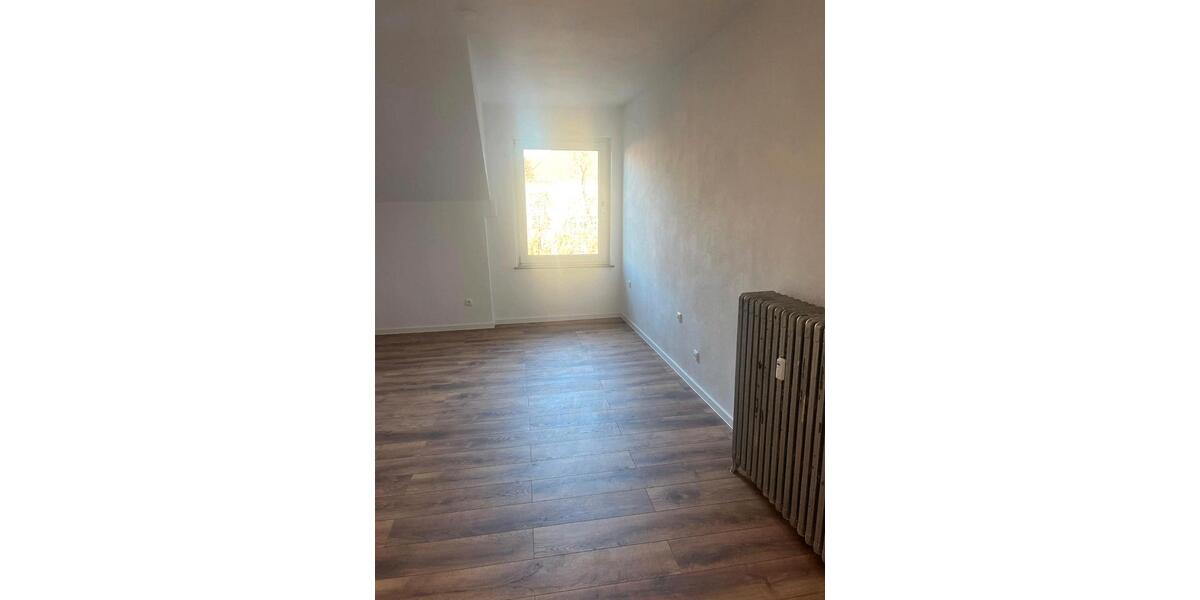Etagenwohnung Wilhelmshaven Heppens - 4 Zimmer, 105 m&sup2;, 435&euro; | Angebot:25855656