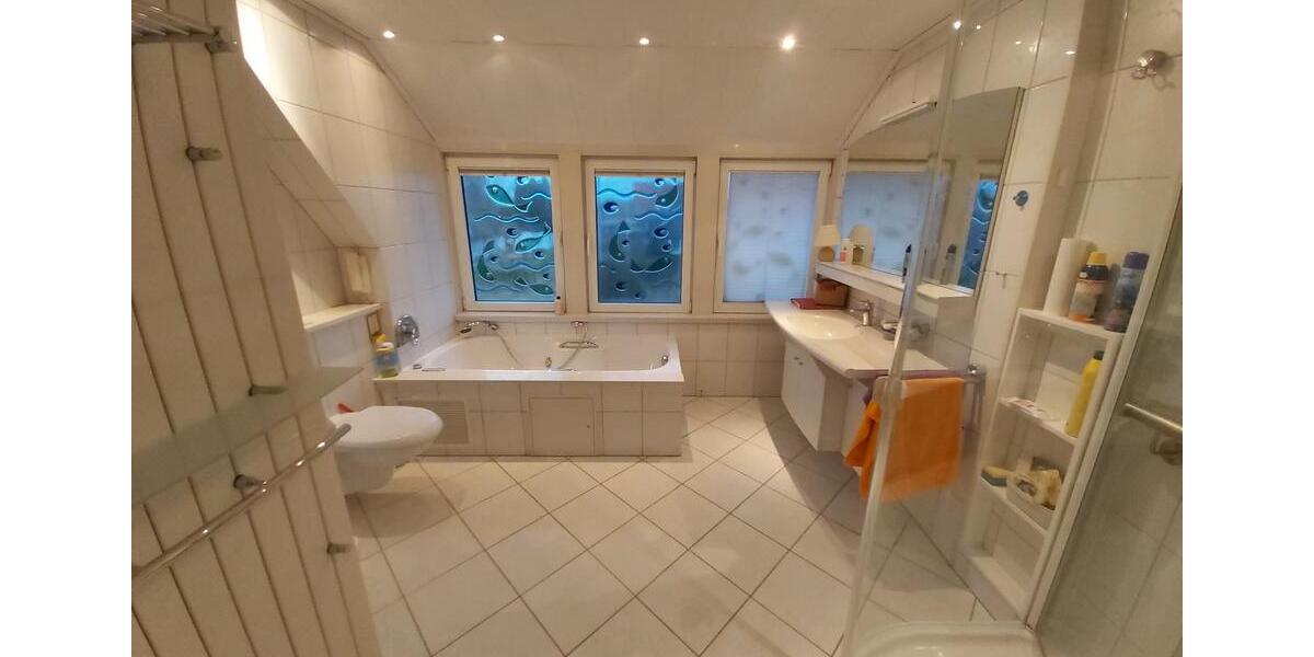 Einfamilienhaus Brake (Unterweser) - 6 Zimmer, 172 m&sup2;, 269.000&euro; | Angebot:25174977