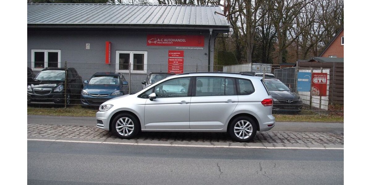 VW Touran 138.782 km 16.799 &euro; Loxstedt-Hahnenknoop 27612